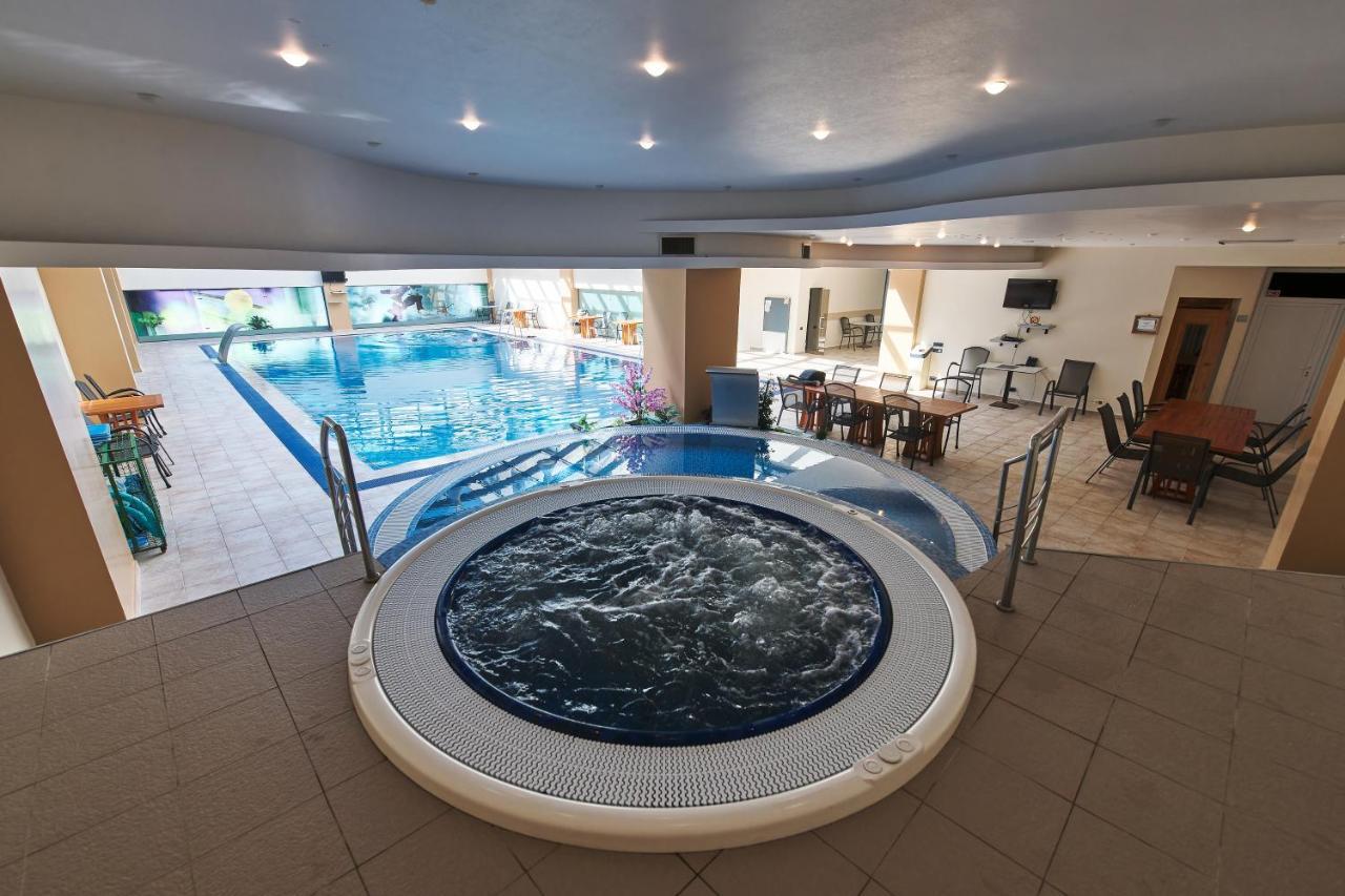 באקאו Hotel Emd מראה חיצוני תמונה