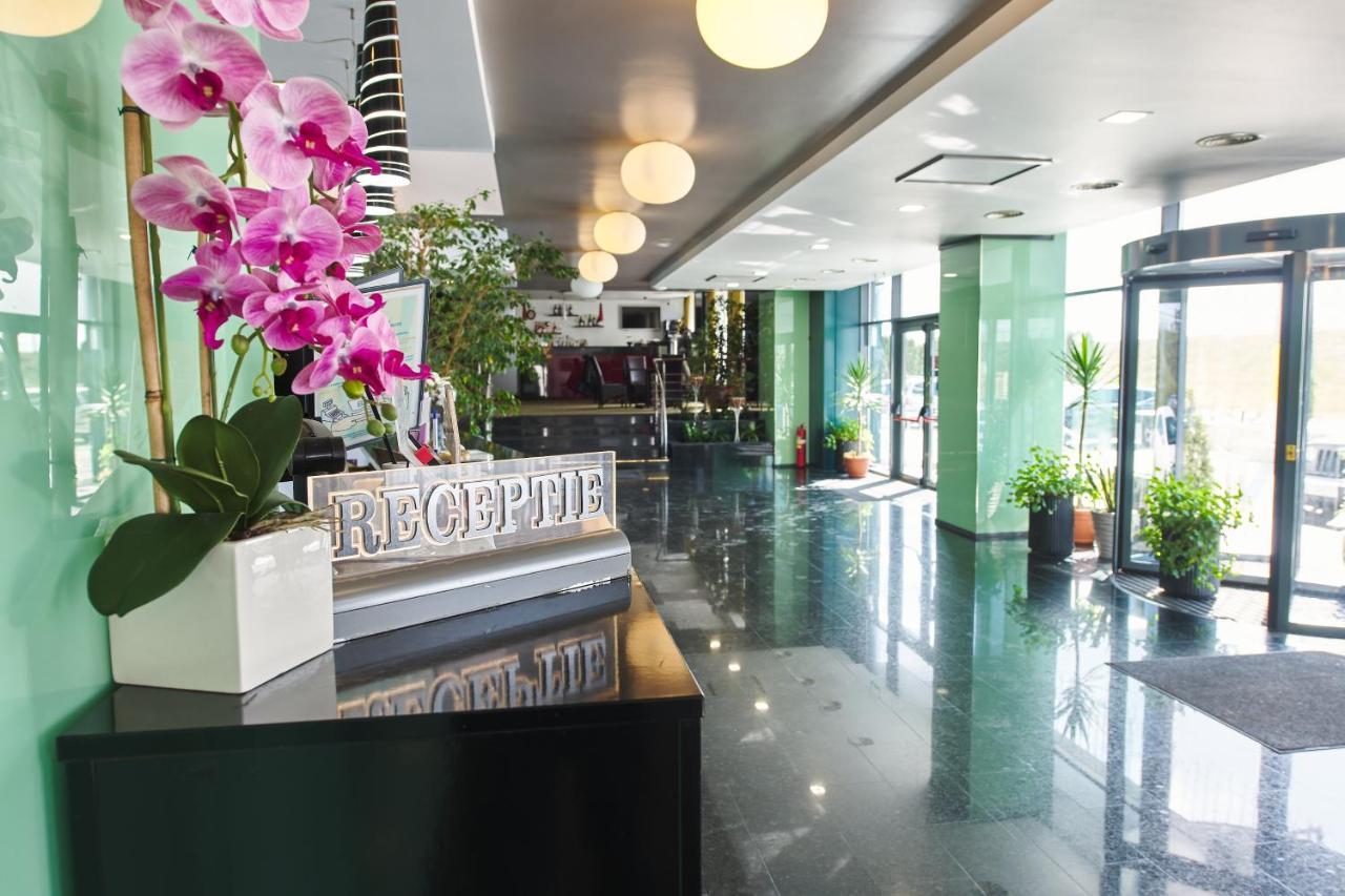 באקאו Hotel Emd מראה חיצוני תמונה