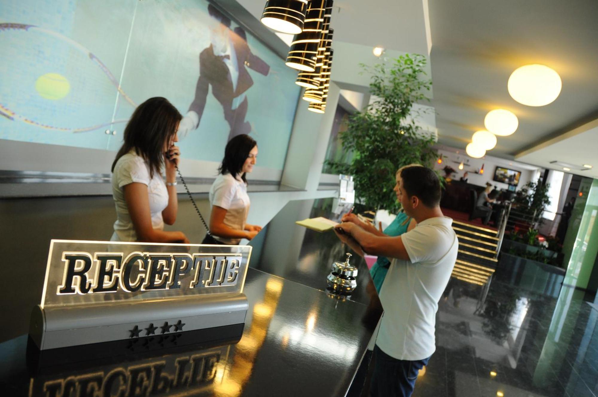 באקאו Hotel Emd מראה חיצוני תמונה