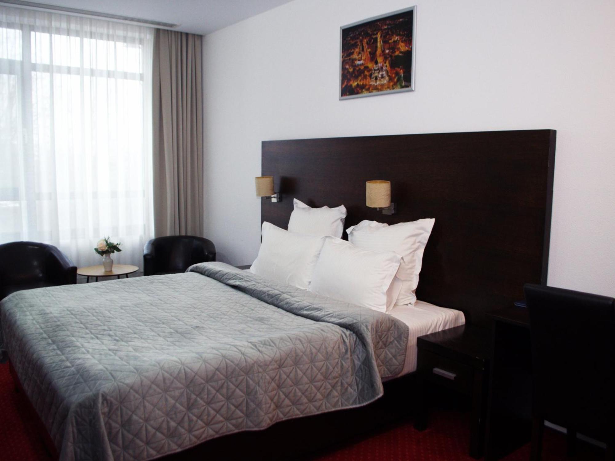 באקאו Hotel Emd מראה חיצוני תמונה