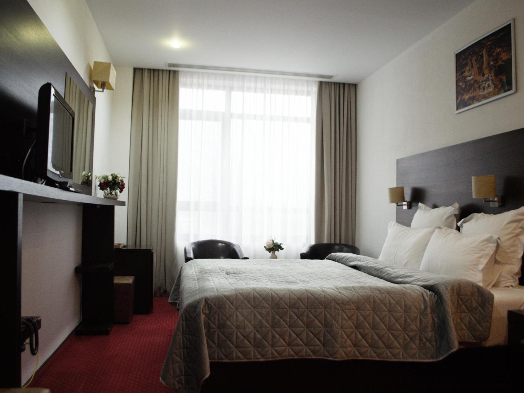 באקאו Hotel Emd מראה חיצוני תמונה