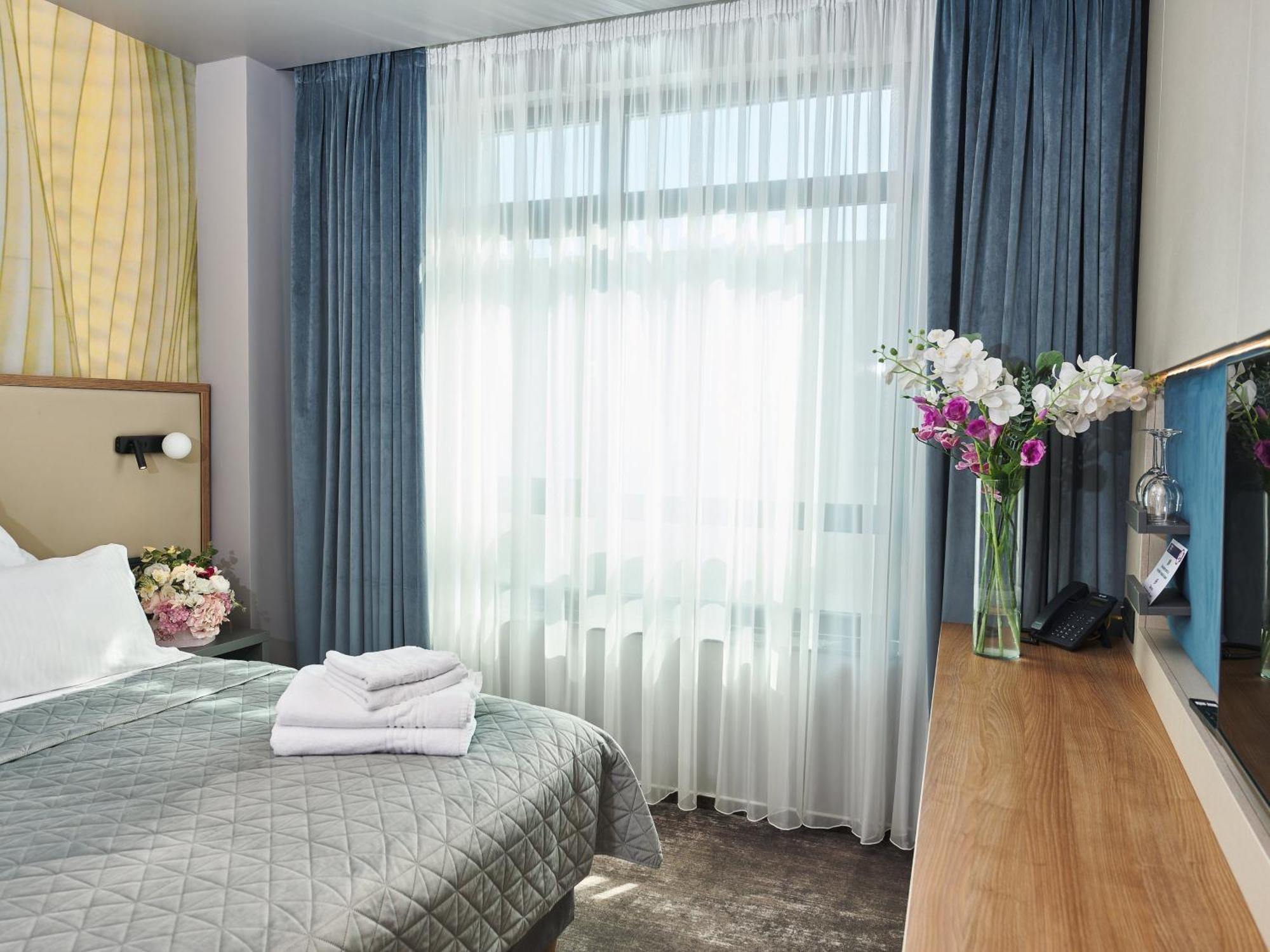 באקאו Hotel Emd מראה חיצוני תמונה