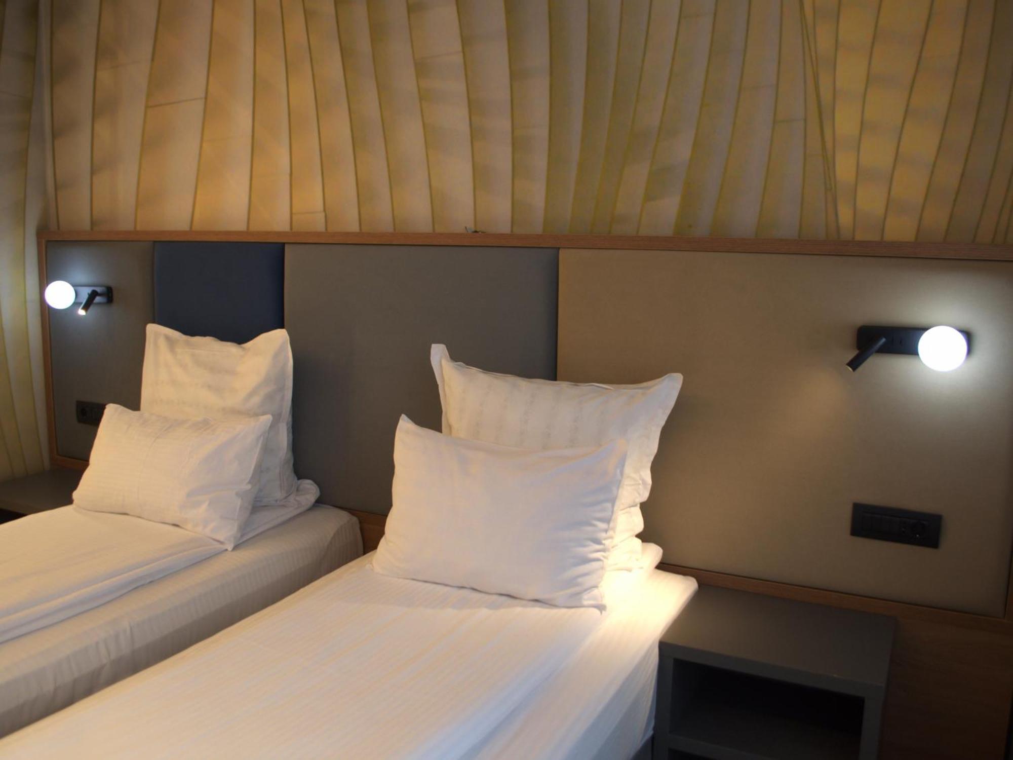 באקאו Hotel Emd מראה חיצוני תמונה