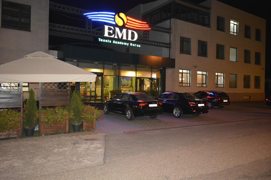 באקאו Hotel Emd מראה חיצוני תמונה